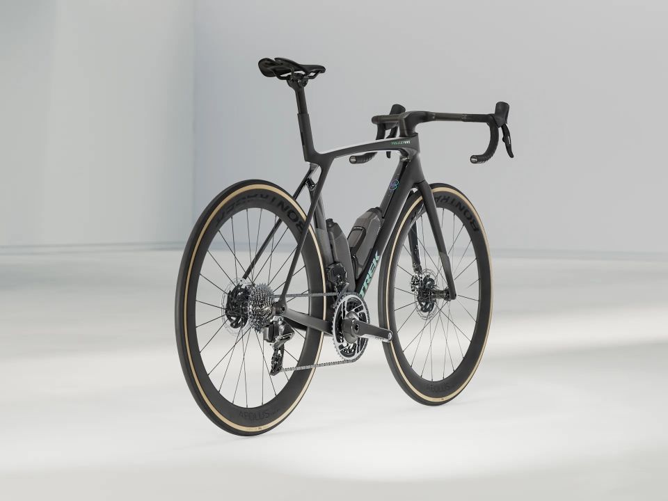 MADONE SLR 8 AXS GEN 8 M - SİYAH