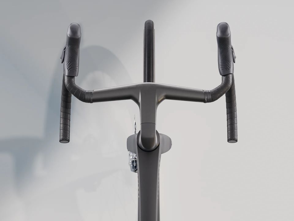 MADONE SLR 8 AXS GEN 8 M - SİYAH