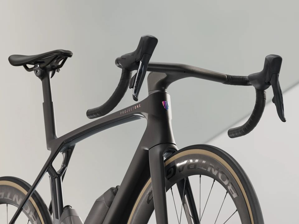 MADONE SLR 8 AXS GEN 8 M - SİYAH