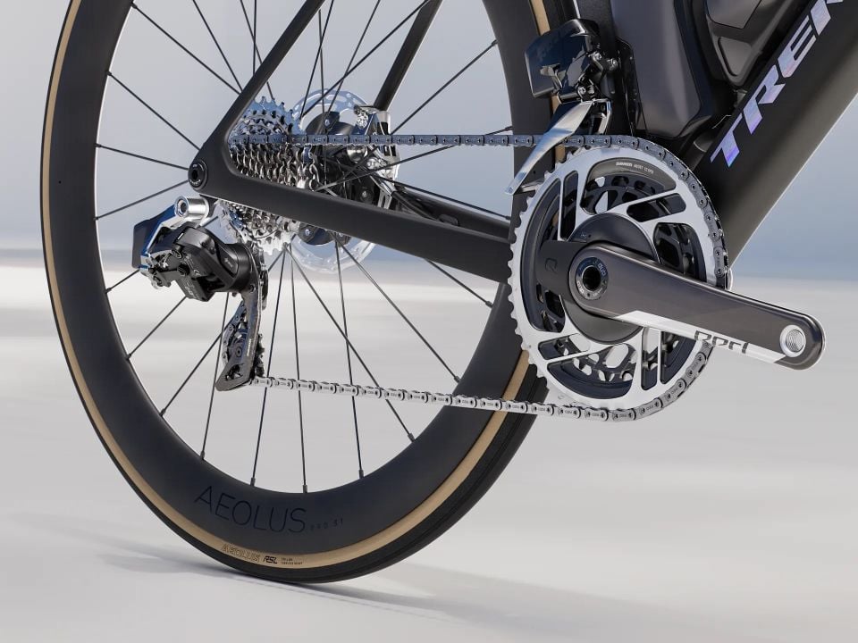 MADONE SLR 8 AXS GEN 8 ML - SİYAH