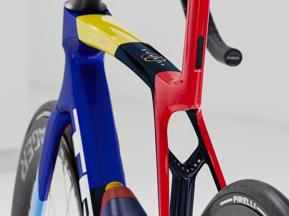 MADONE SLR 8 AXS GEN 8 L - LIDL TREK