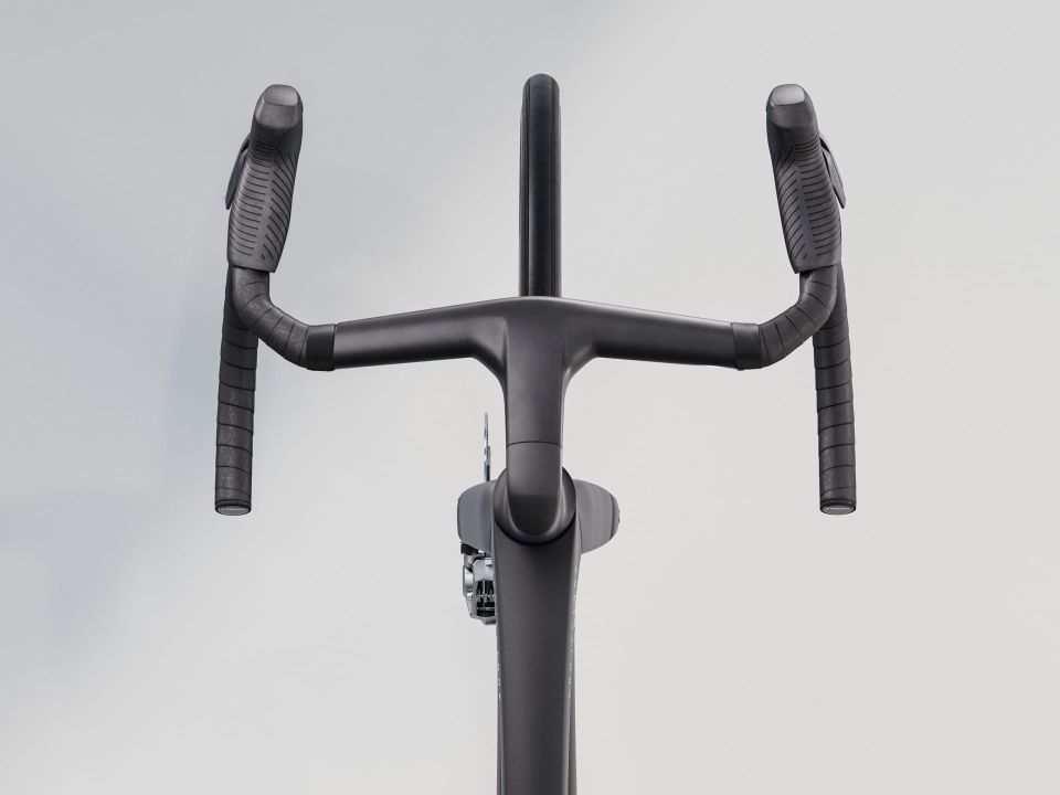 MADONE SLR 9 AXS GEN 8 SİYAH - ML