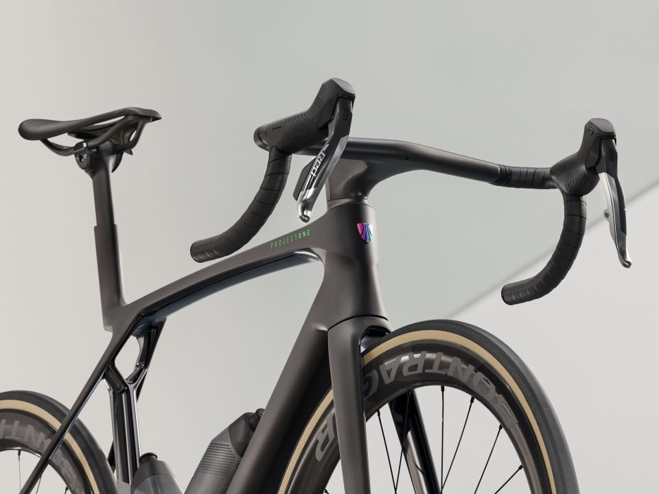 MADONE SLR 9 AXS GEN 8 SİYAH - ML