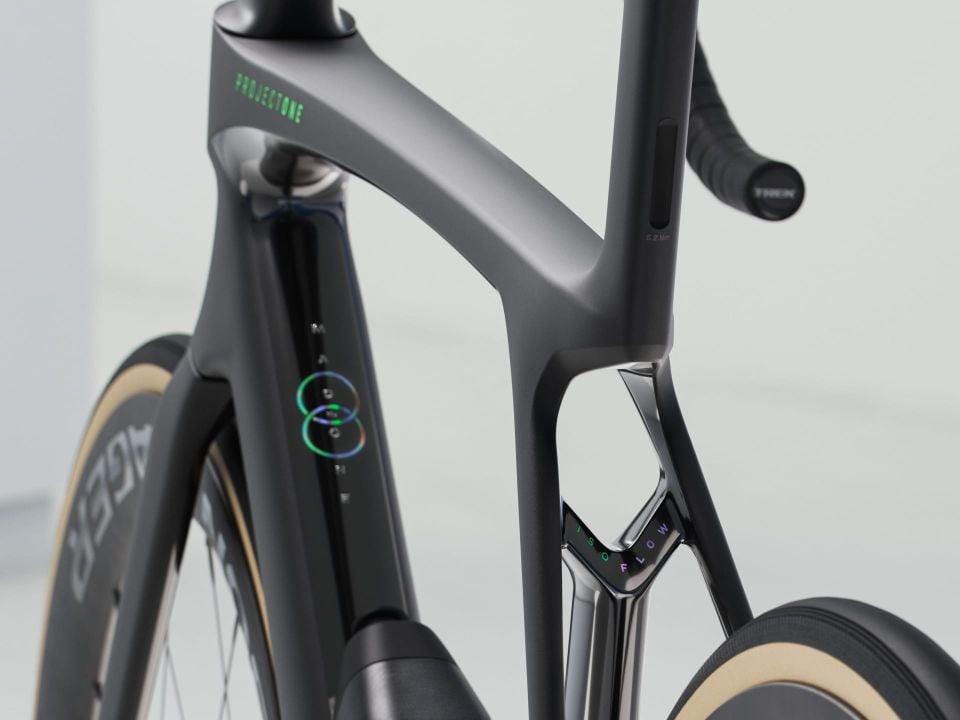 MADONE SLR 7 GEN 8 SİYAH - M