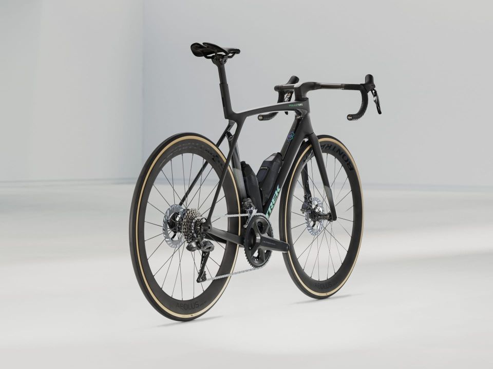 MADONE SLR 7 GEN 8 SİYAH - ML