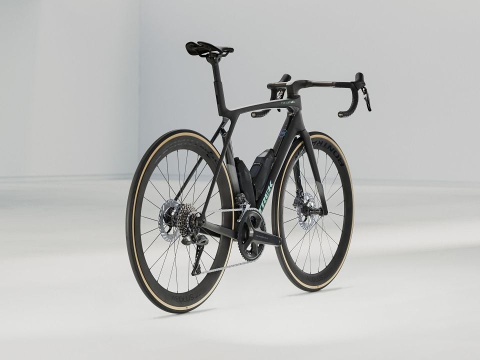 MADONE SLR 7 GEN 8 SİYAH - ML