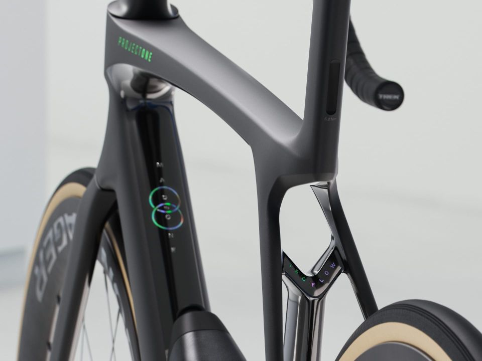 MADONE SLR 7 GEN 8 SİYAH - ML