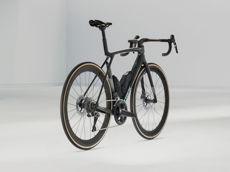 MADONE SLR 7 GEN 8 SİYAH - L