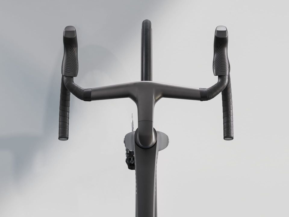 MADONE SLR 7 AXS GEN 8 SİYAH - L