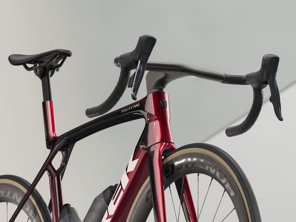 MADONE SLR 8 AXS GEN 8 DUMAN KIRMIZI - S