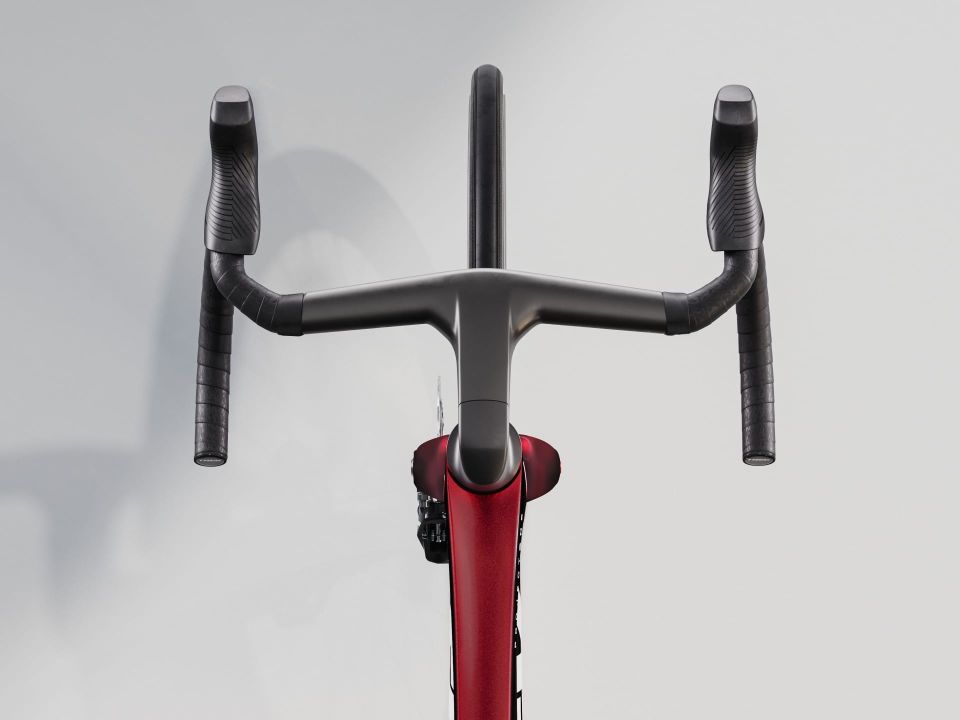 MADONE SLR 7 AXS GEN 8 KIRMIZI - ML