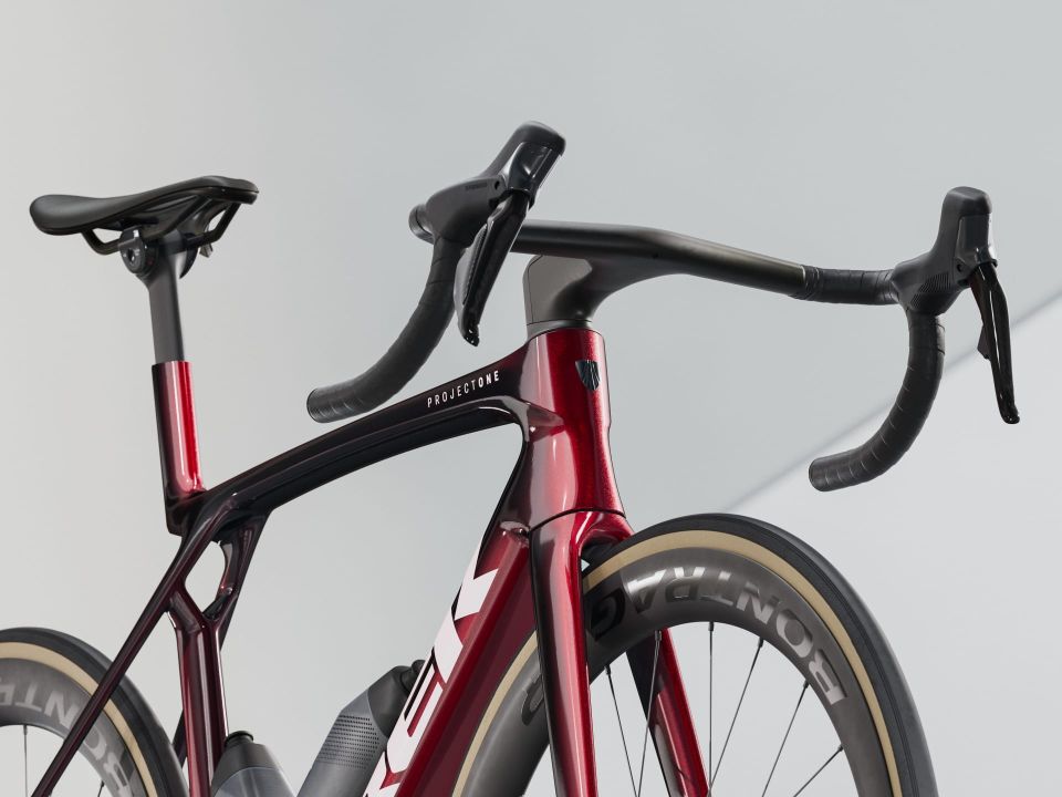 MADONE SLR 7 GEN 8 KIRMIZI - S