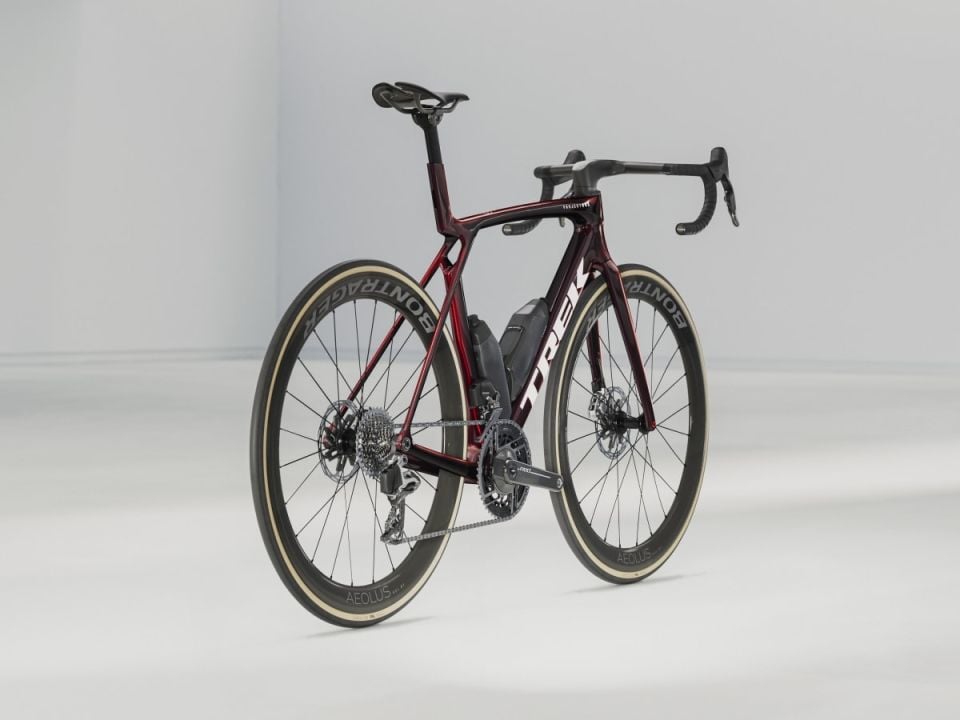 MADONE SLR 9 AXS GEN 8 KIRMIZI - M