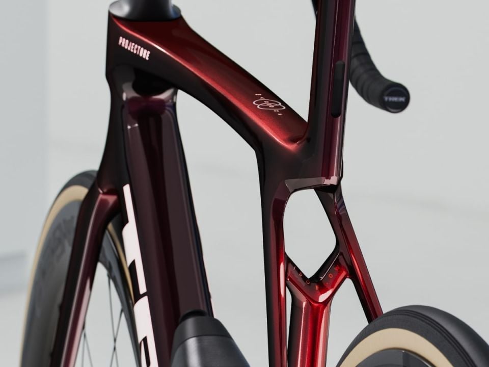 MADONE SLR 9 GEN 8 KIRMIZI - L