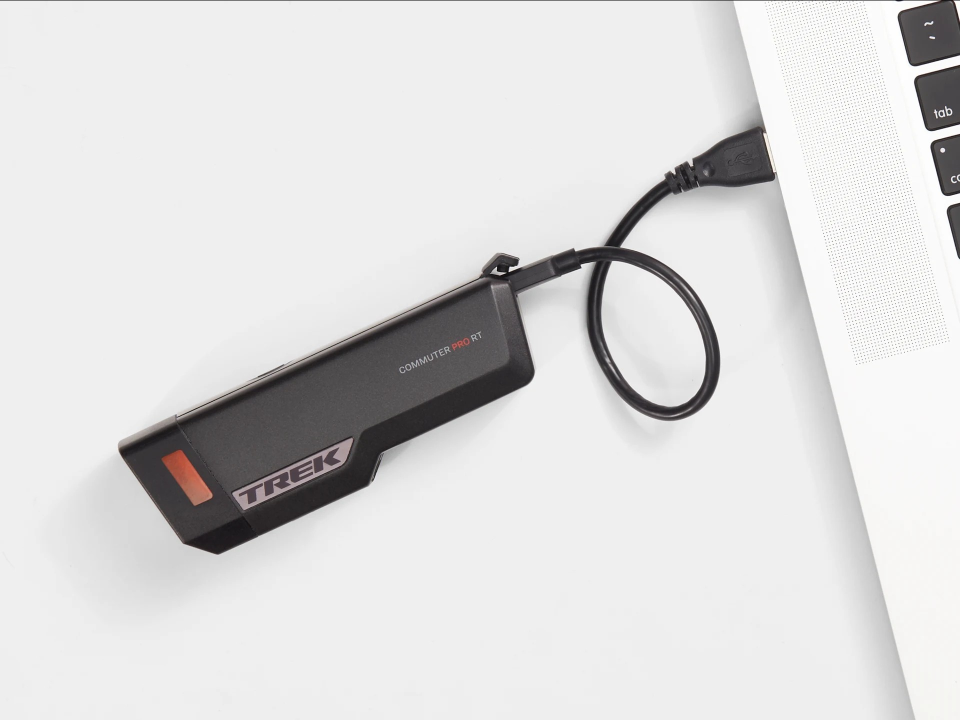 TREK Commuter Pro RT ÖN AYDINLATMA