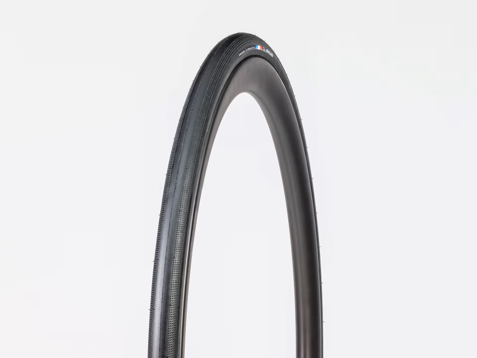 BONTRAGER R3 HARD CASE DIŞ LASTİK 700 X 28 - SİYAH