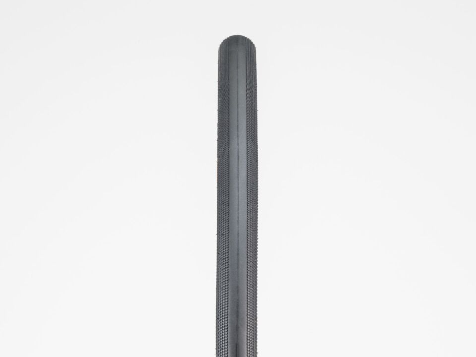 BONTRAGER R3 HARD CASE DIŞ LASTİK 700 X 28 - KAHVERENGİ