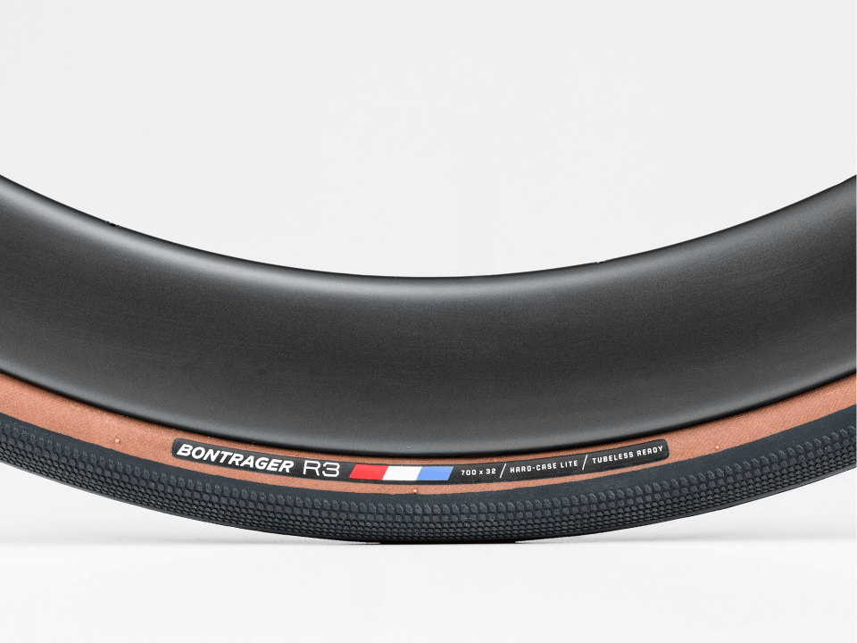 BONTRAGER R3 HARD CASE DIŞ LASTİK 700 X 28 - KAHVERENGİ
