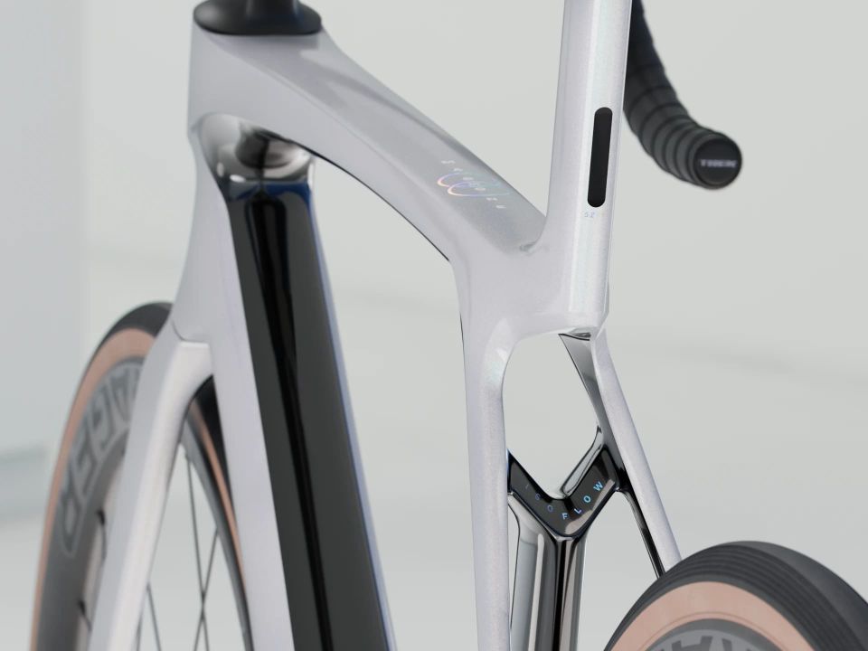 MADONE SL 6 GEN 8 S - QUICKSILVER BEYAZ