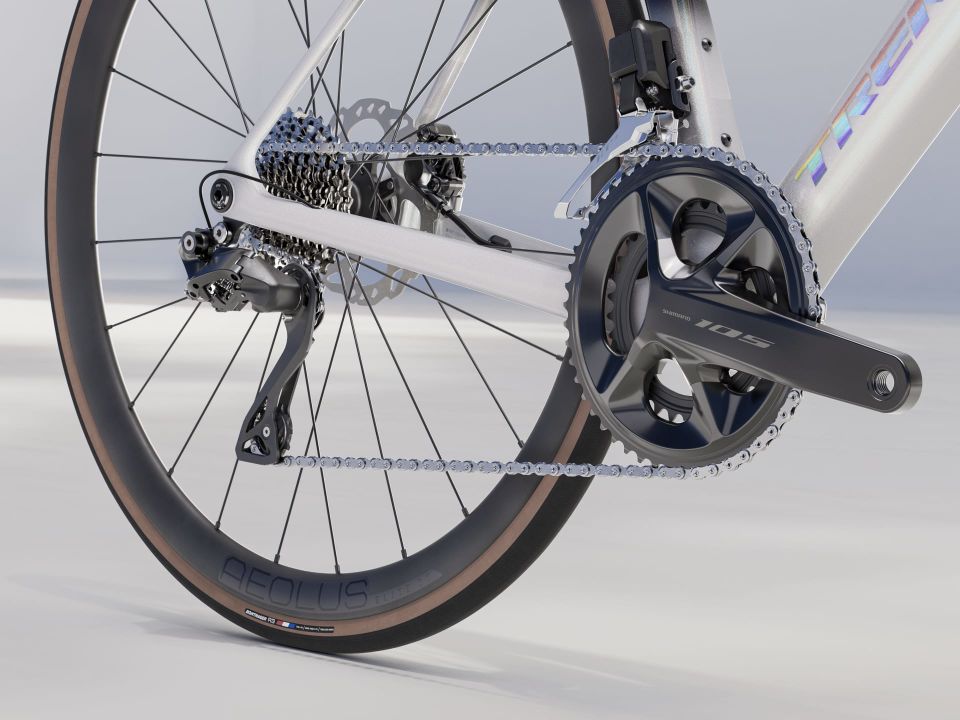MADONE SL 6 GEN 8 S - QUICKSILVER BEYAZ