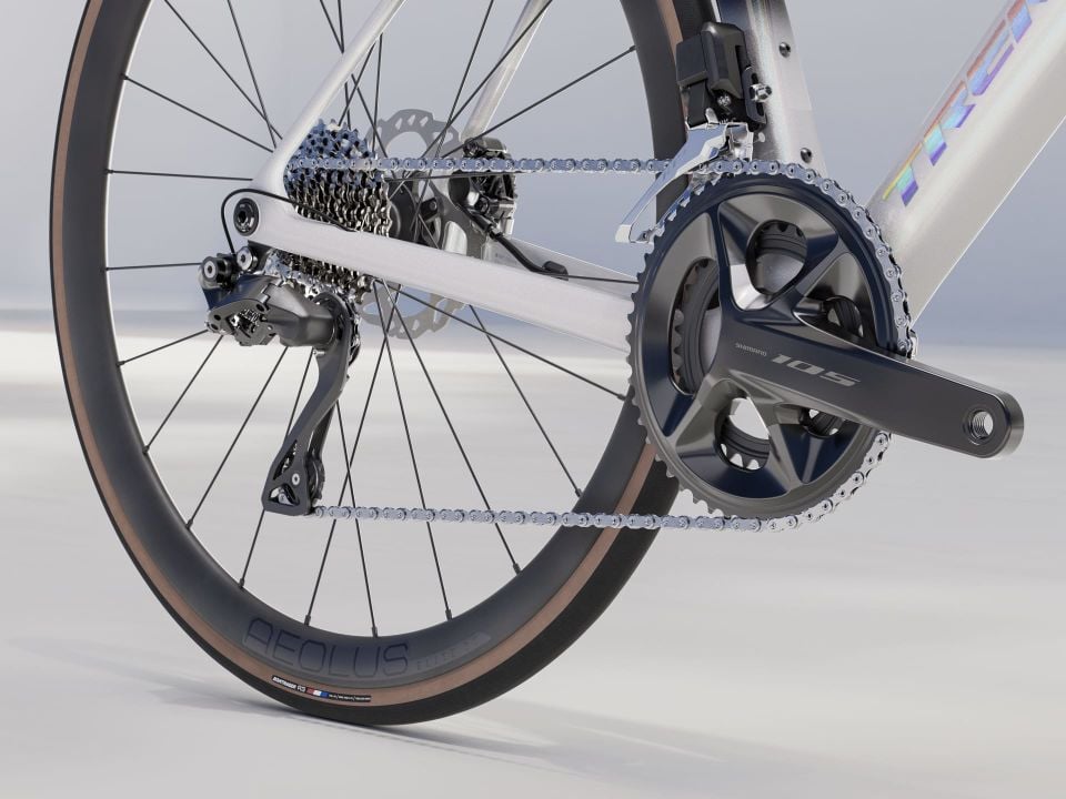 MADONE SL 6 GEN 8 L - QUICKSILVER BEYAZ