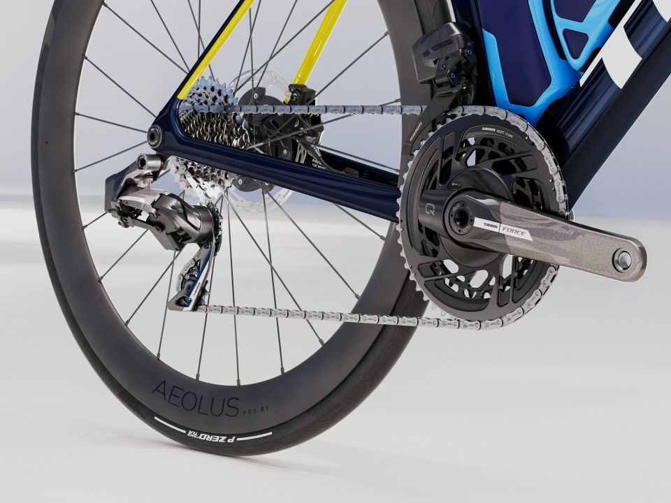 MADONE SLR 7 AXS GEN 8 L - LIDL TREK