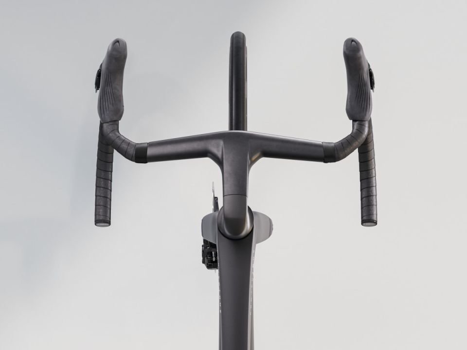 MADONE SLR 9 GEN 8 MAT SİYAH - M