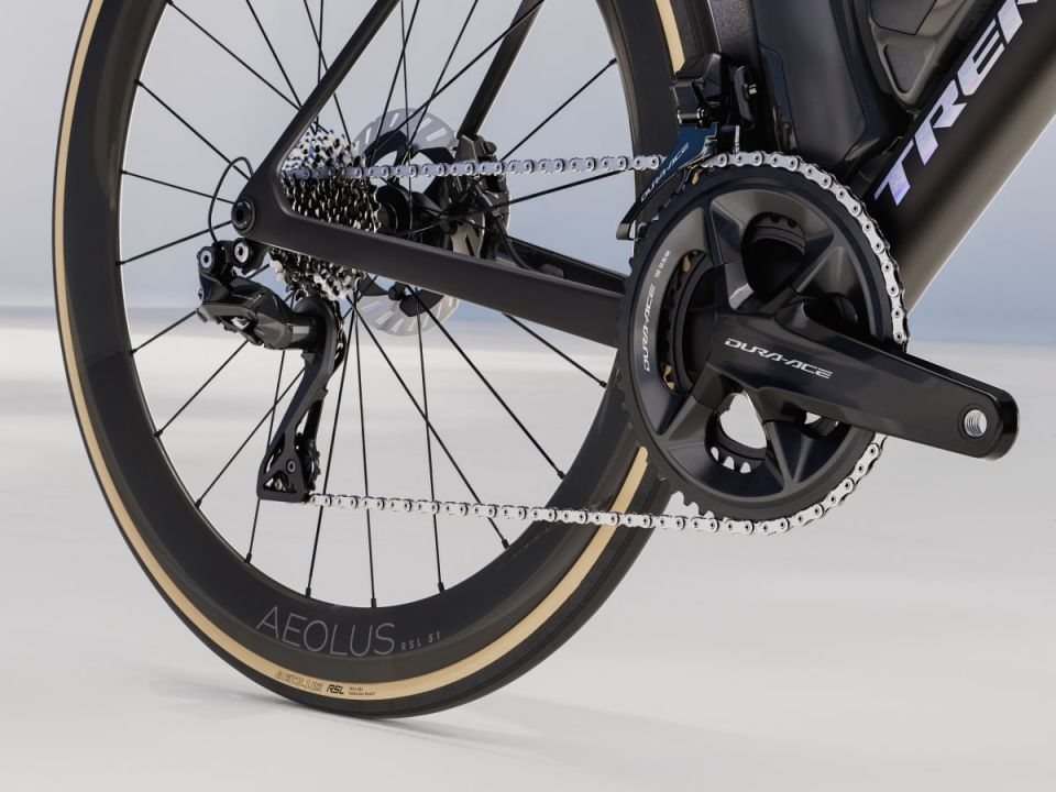 MADONE SLR 9 GEN 8 MAT SİYAH - M